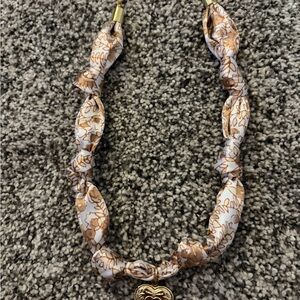 Elegant Gold and White Leaf Pattern Necklace